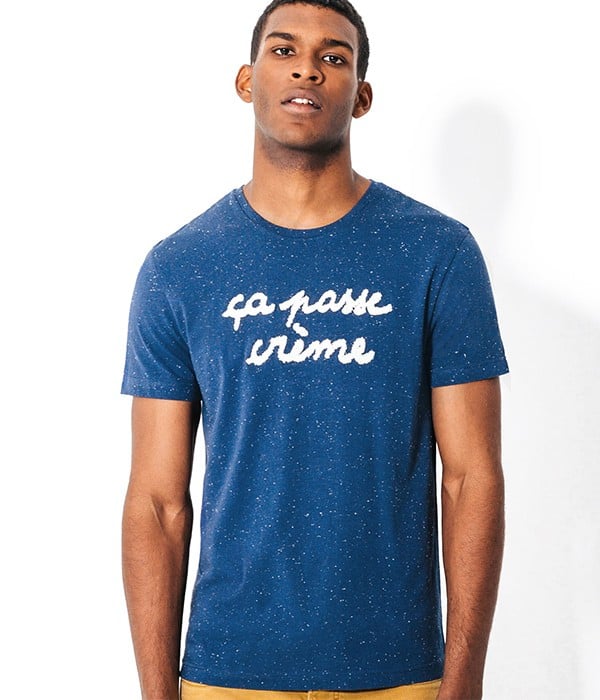 Tee Shirt bleu à col rond – Mode Homme – Texte en bouclette « Ça passe crème »