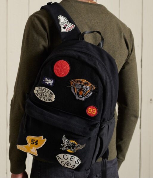 Sac &agrave; dos avec &eacute;cusson - coloris noir - SUPERDRY