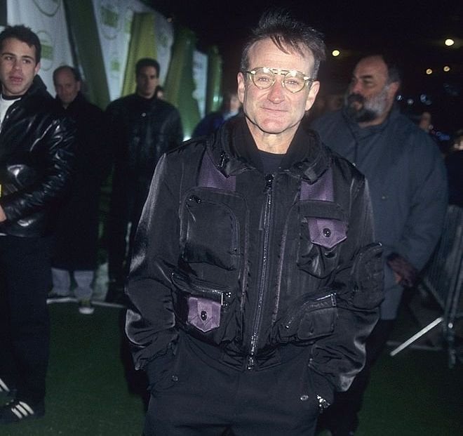 Les looks improbables de l’acteur Robin Williams entre StreetWear et audace