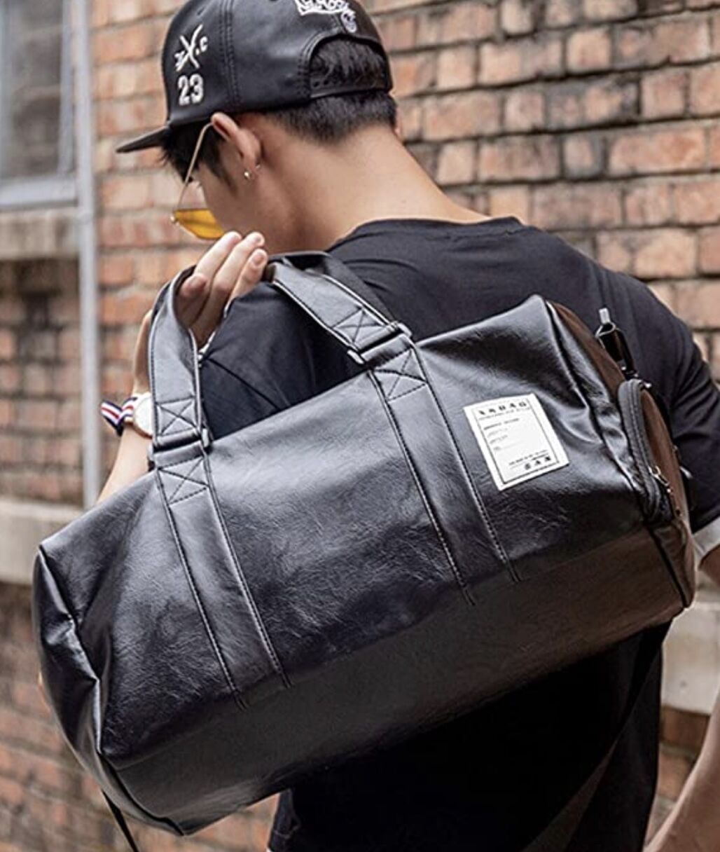  - Sac de sport imperméable effet cuir noir -