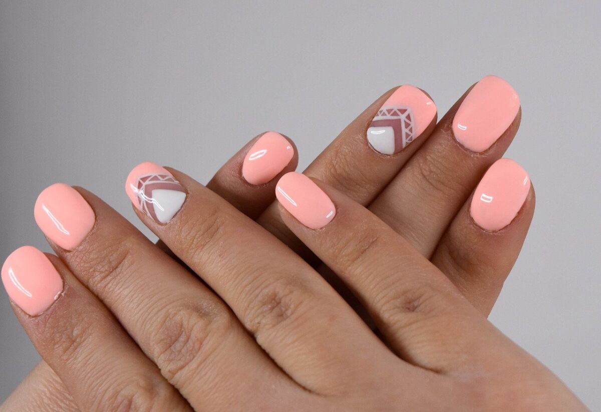 Comment choisir sa couleur de vernis en fonction de l’occasion cet été ?