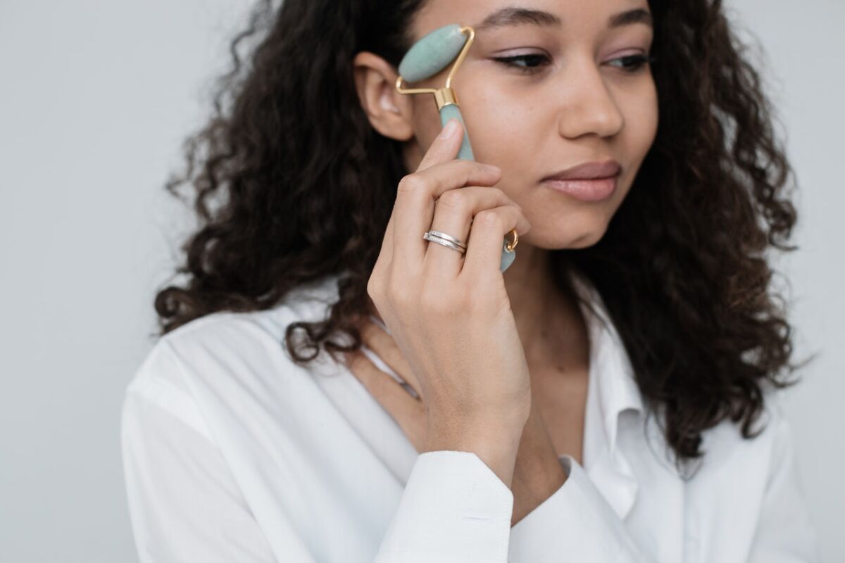 Le rouleau du visage, le produit à inclure dans la routine beauté de la rentrée 2021