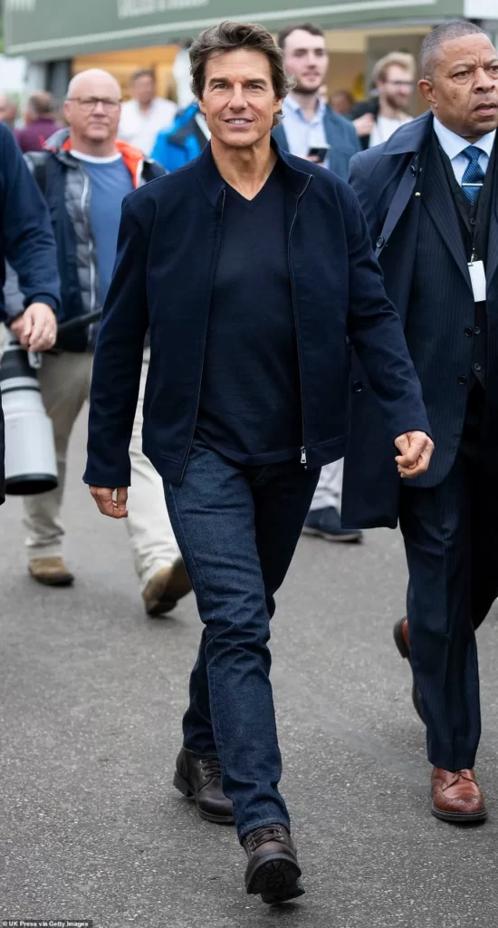 Tom Cruise en tenus casual élégante