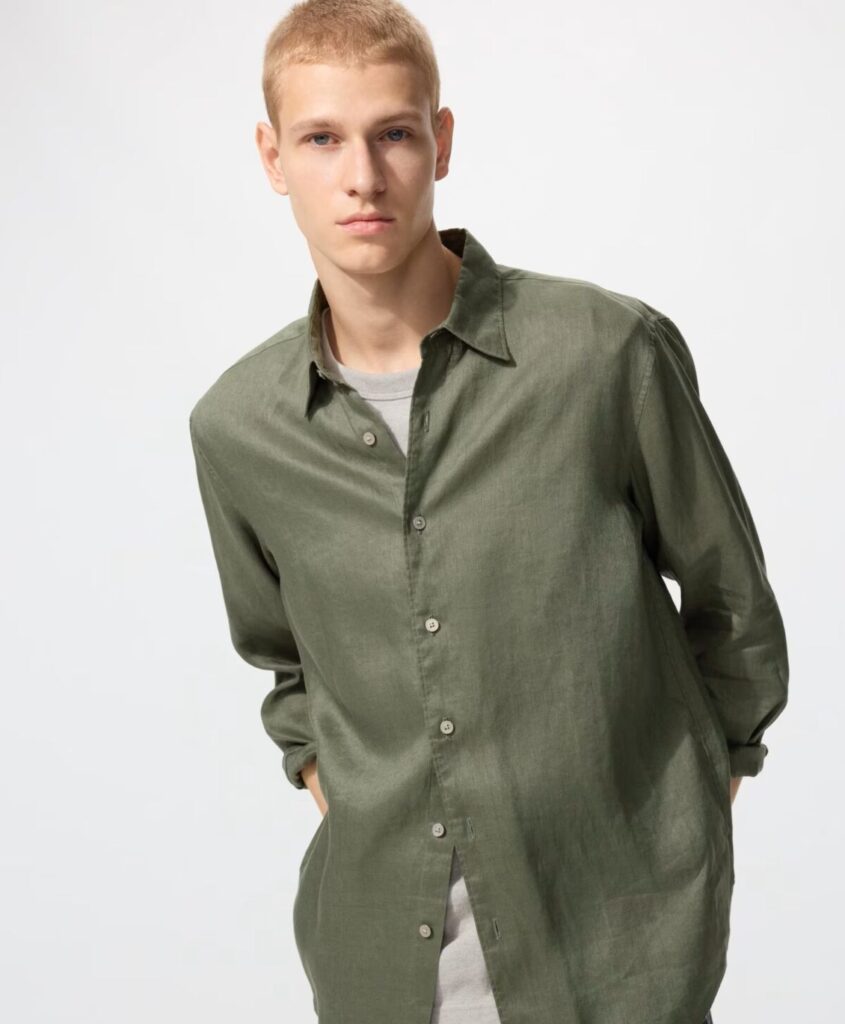 Il se froisse dès qu'on le porte et c'est exactement pour ça que les hommes les mieux habillés le choisissent : le tissu roi de l'été 2026 - - chemise lin uniqlo
