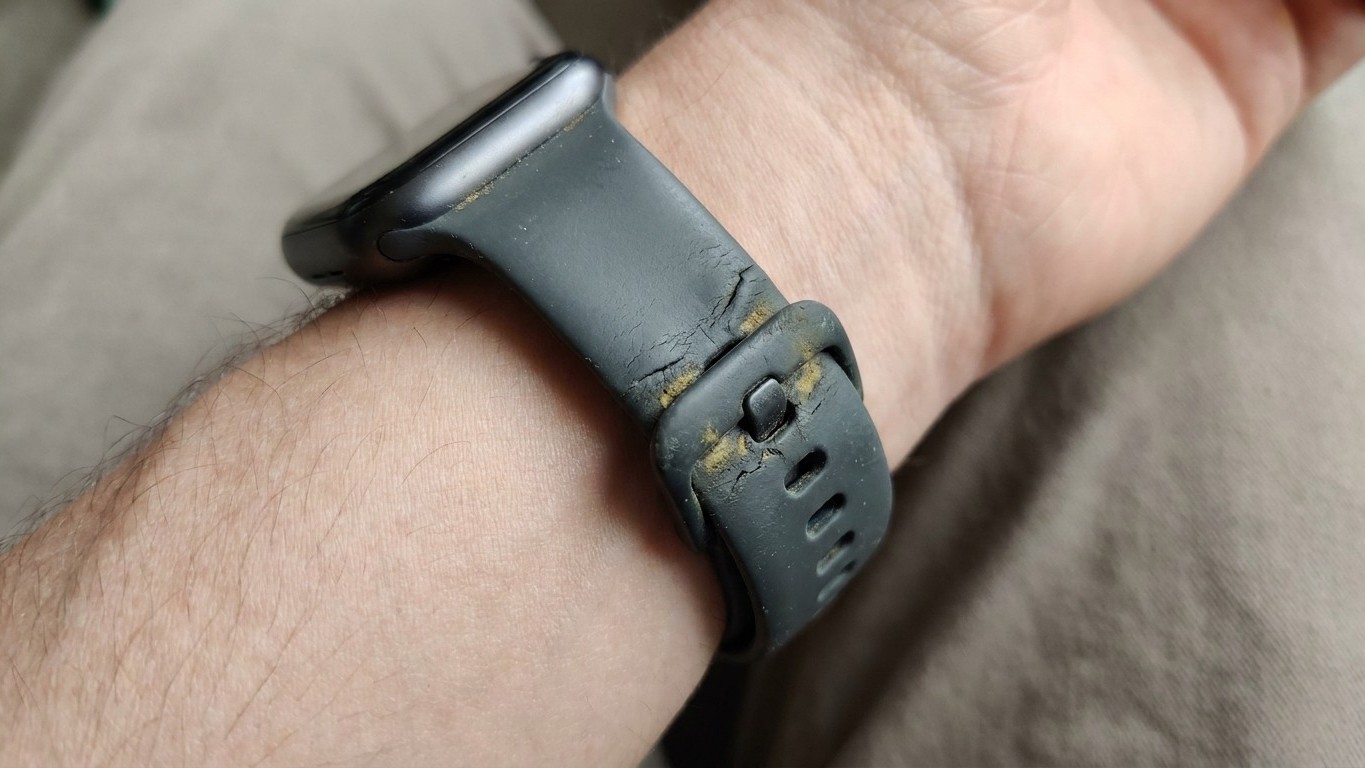 J'ai étalé ma crème solaire sans retirer ma montre tout l'été juste pour aller plus vite : fin août, le bracelet ne revena...