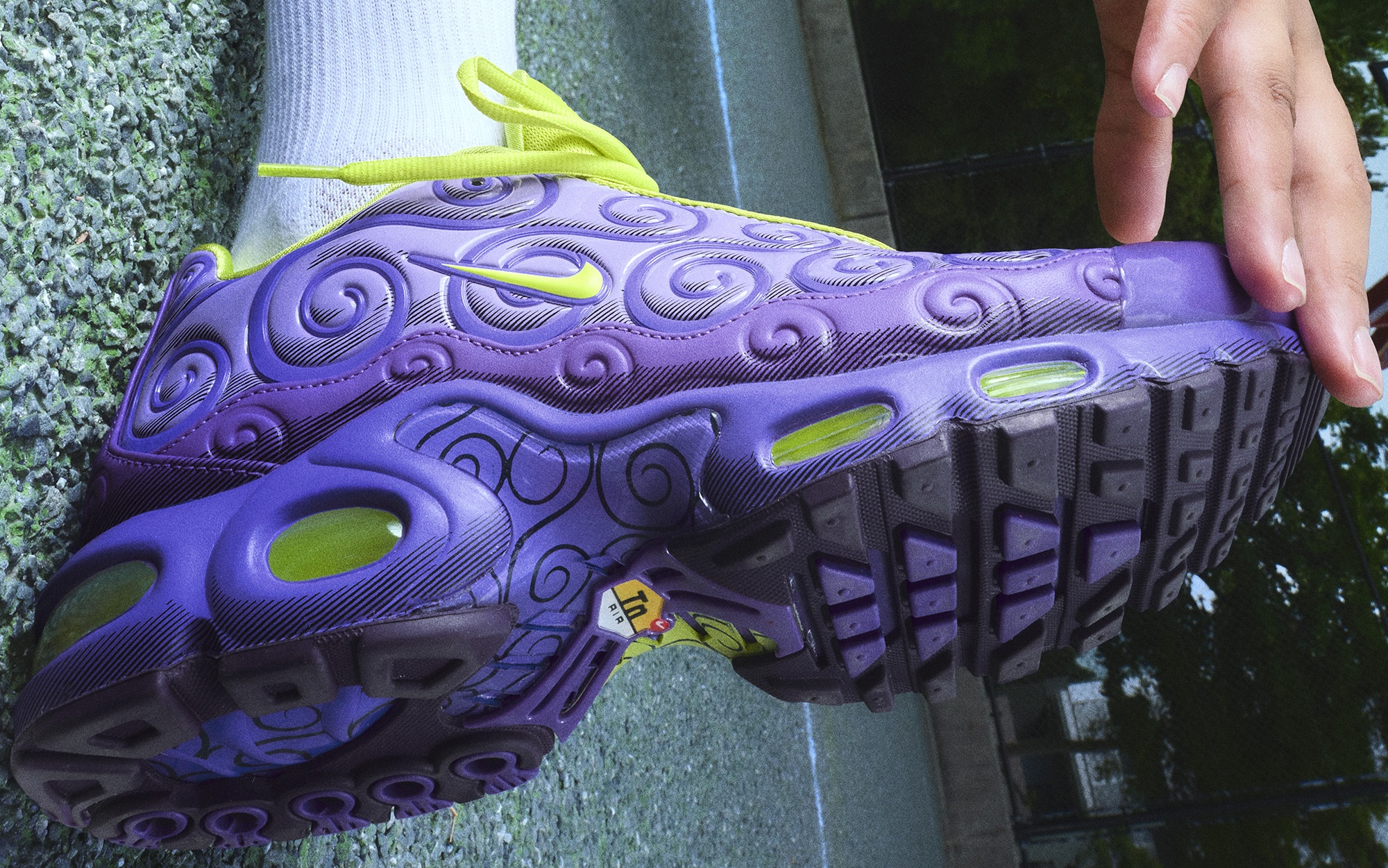 Nike dévoile des Air Max Plus aux couleurs éclatantes, avec une inspiration qui intrigue déjà les fans de sneakers - - nike devoile des air max plus aux couleurs eclatantes avec une inspiration qui intrigue deja les fans de sneakers featured 1787919749