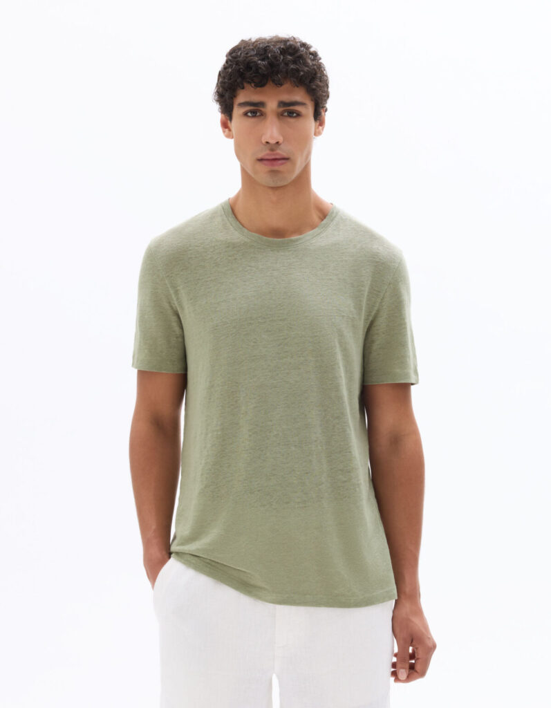 Il se froisse dès qu'on le porte et c'est exactement pour ça que les hommes les mieux habillés le choisissent : le tissu roi de l'été 2026 - - t shirt lin celio