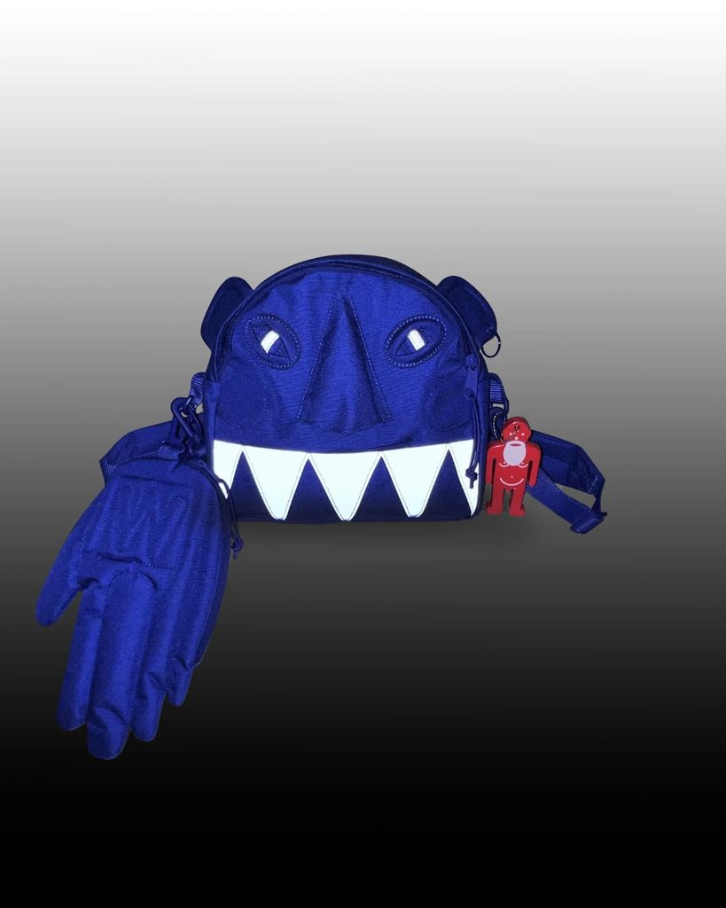 Eastpak donne des bras, des jambes et une glacière à son sac monstre imaginé avec Walter Van Beirendonck - - EK0A5BOSE0H ALT7