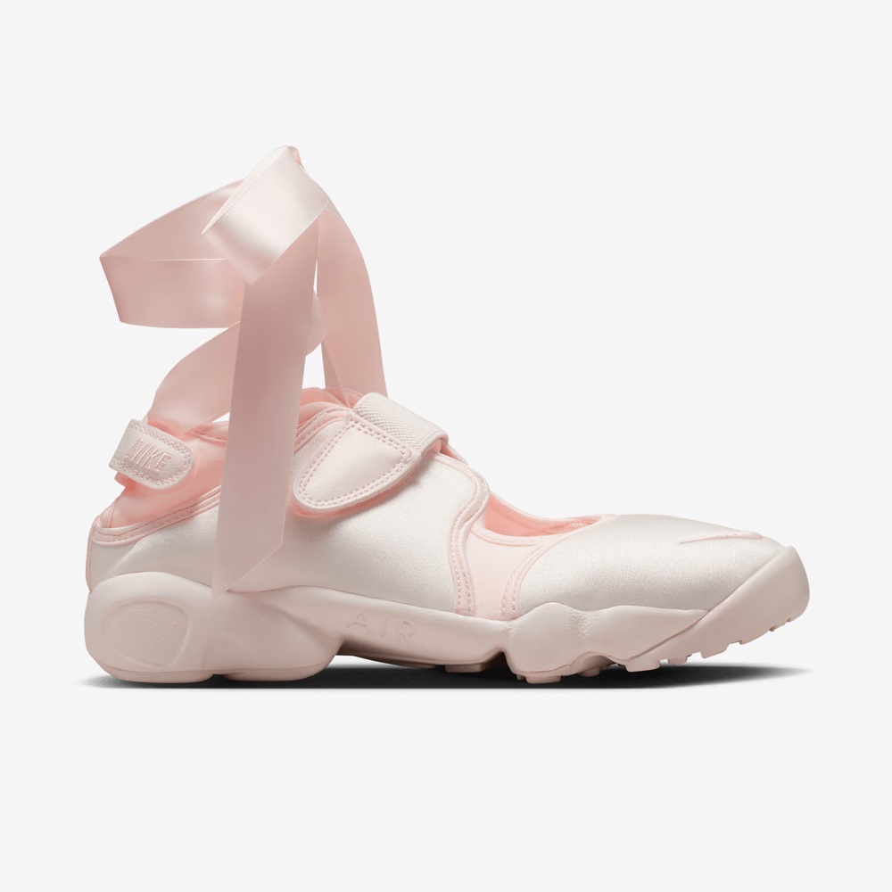 Personne ne s'y attendait, mais cette paire de Nike à l'orteil fendu est bien la sneaker la plus convoitée de la rentrée 2026 ! - - nike rift ballet rose