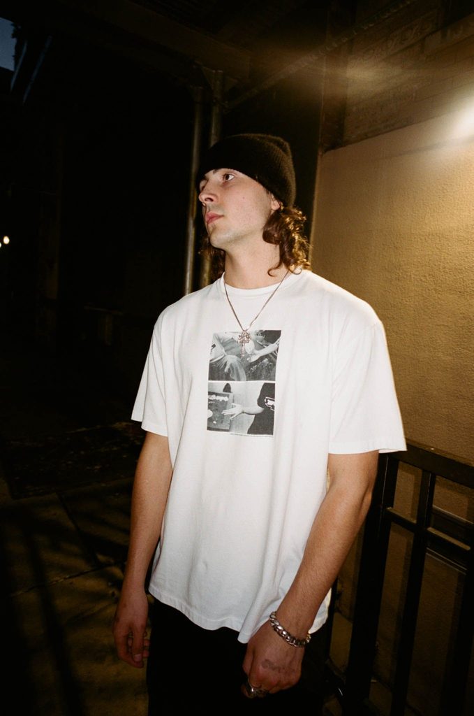 Supreme s’allie à ce label japonais discret : une collaboration où les matières éclipsent les logos - - supreme x apresse 8
