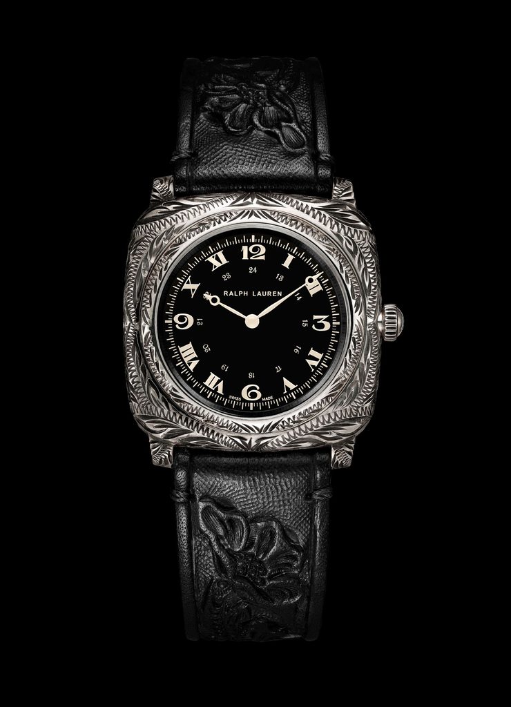 Avec son nouveau diamètre de 38 mm, la montre Western de Ralph Lauren prouve que l'extravagance n'est pas qu'une question de taille - - 468B55188001 WATCH FRONT Black Leather