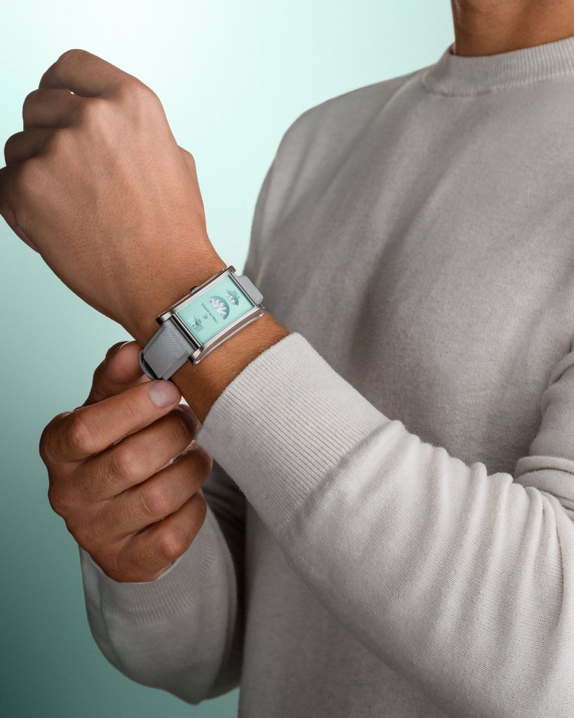 Chronoswiss bouscule les codes de l’horlogerie avec cette étonnante montre mécanique au cadran pastel - - 5MB LQ On the wrist mint 4 5