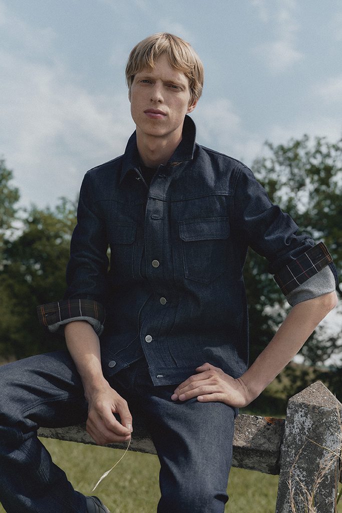 Deux icônes de la mode préparent une collaboration qui pourrait bien marquer l’hiver 2026 - - BARBOUR X APC AW26 Barbour A.P.C. Trucker Denim MCA1168IN71 Jeans MTR0829IN71