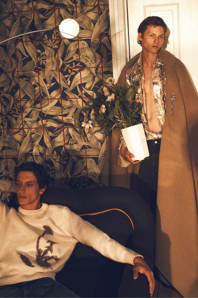 Le réalisateur de Call Me by Your Name signe chez Zara une collection qui ressemble à un décor de cinéma - - T9769809916 p