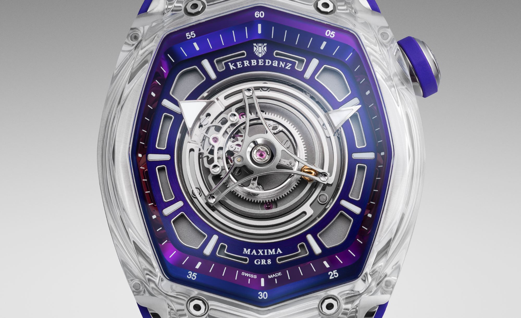 À 350 000 euros, cette montre tout en saphir transforme son tourbillon en spectacle central
