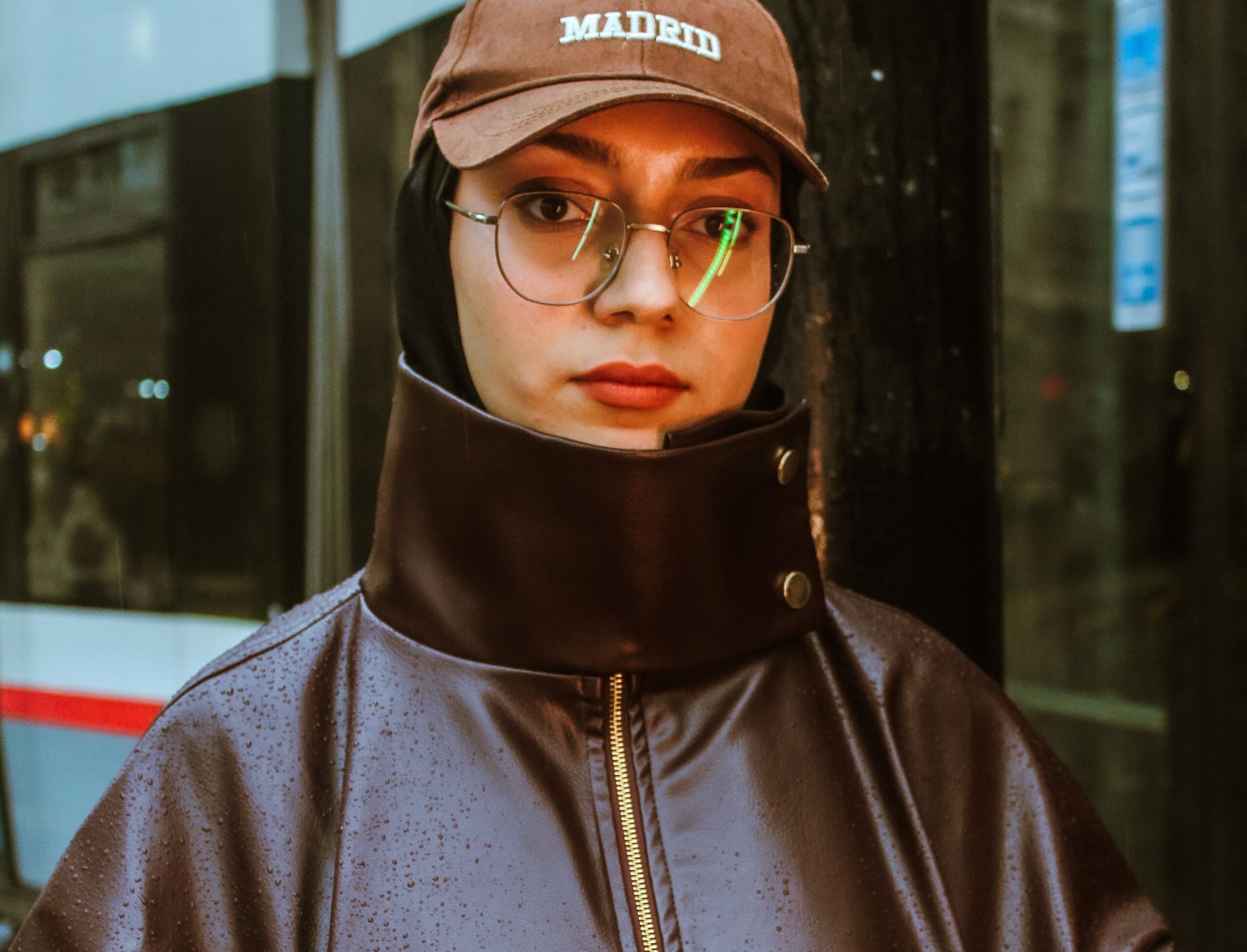 C’est LE manteau de l’hiver 2026-2027 et voici le mot clé à taper pour le trouver à coup sûr !