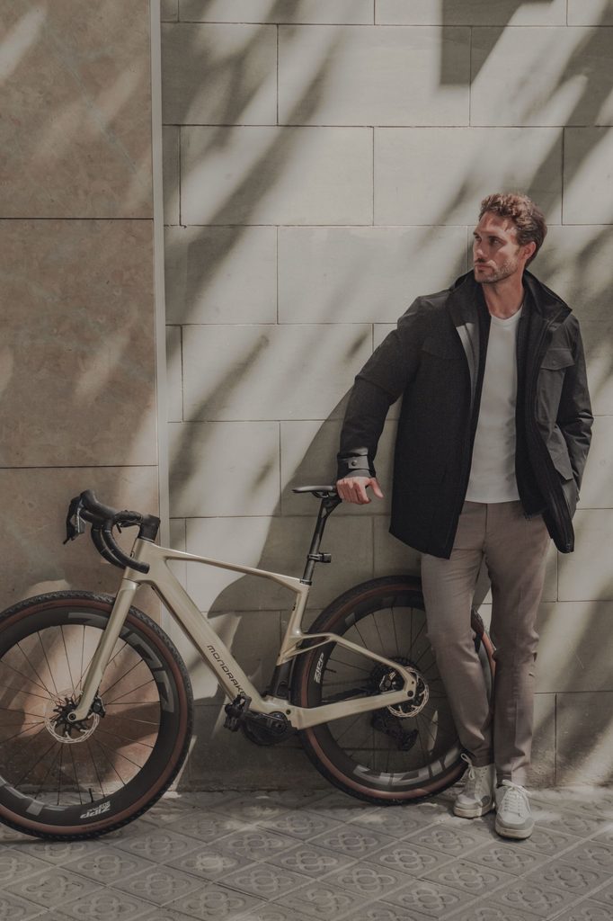 Oubliez l'allure du randonneur : cette célèbre marque française vient de sortir la capsule parfaite qui fusionne enfin ultra-technicité et élégance urbaine - - ikks urbanlab 6