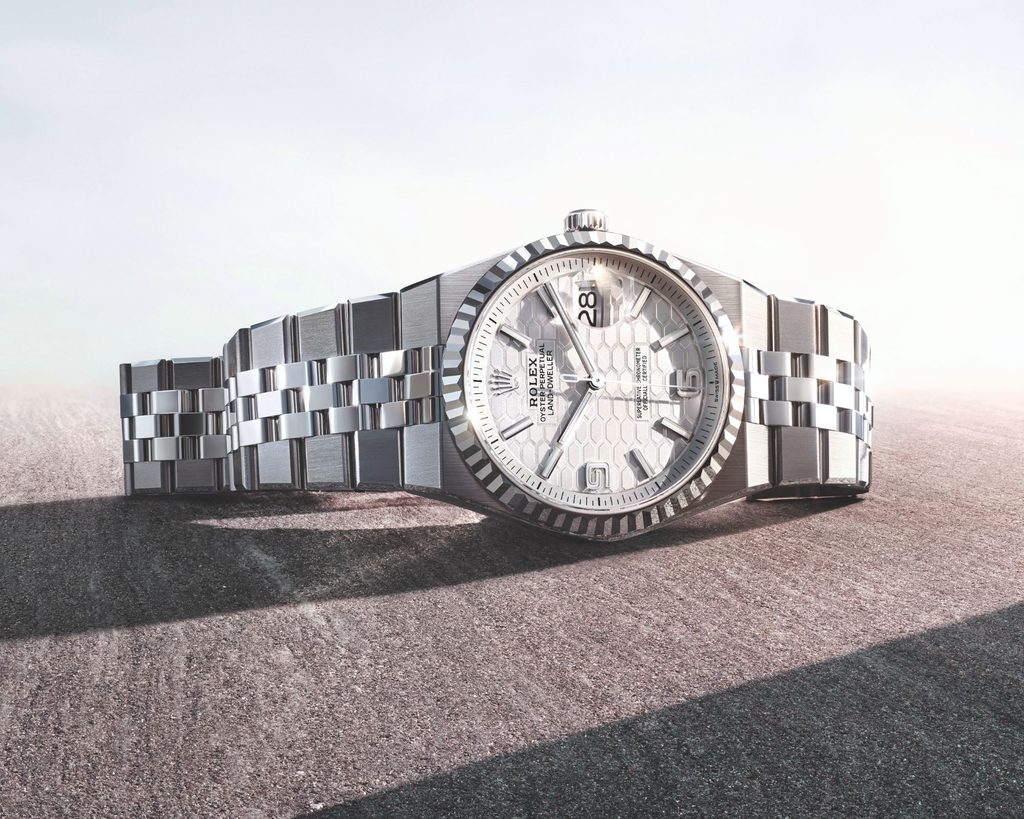 Sublime avec son bracelet intégré, la Rolex Land-Dweller abrite surtout un calibre 7135 dont la cadence va vous étonner - - m127234 0001 2509stj 0001