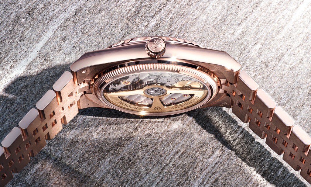 Sublime avec son bracelet intégré, la Rolex Land-Dweller abrite surtout un calibre 7135 dont la cadence va vous étonner - - m127235 0001 2509stj 0001