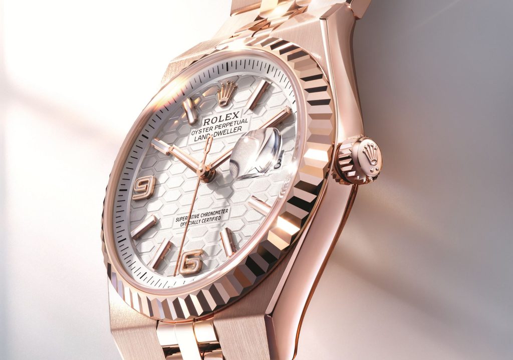 Sublime avec son bracelet intégré, la Rolex Land-Dweller abrite surtout un calibre 7135 dont la cadence va vous étonner - - m127235 0001 2509stj 0002crop