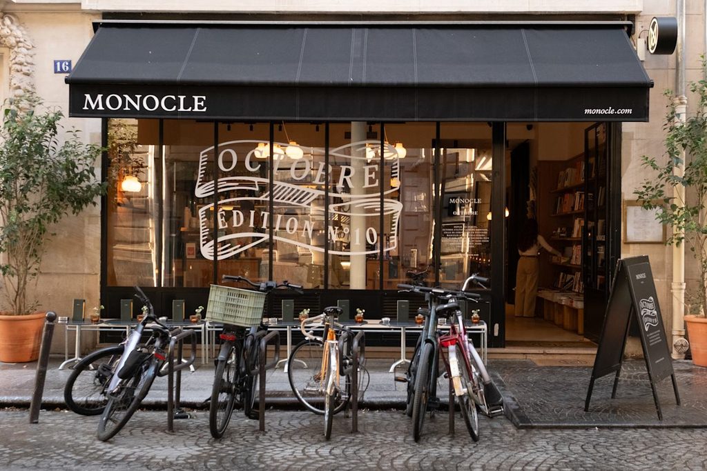 Octobre Éditions fête ses 10 ans avec une capsule inattendue et étonnamment réduite qui intrigue déjà les amateurs de style - - monocle paris
