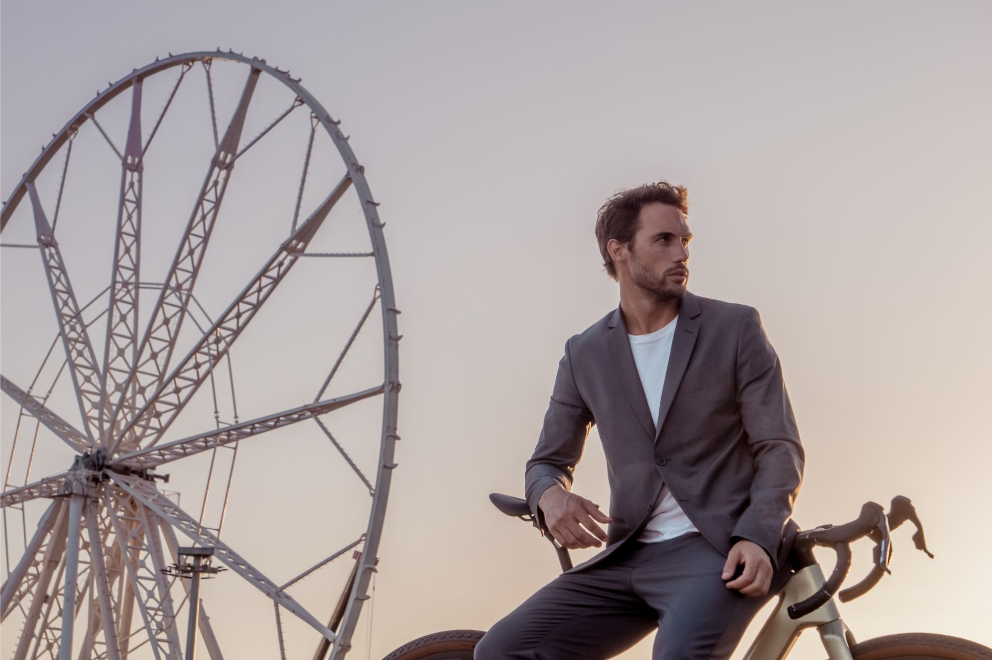 Oubliez l&rsquo;allure du randonneur : cette célèbre marque française vient de sortir la capsule parfaite qui fusionne enfin ultra-technicité et élégance urbaine